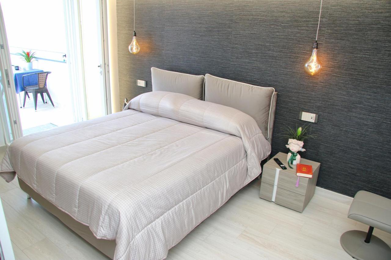 En Suite Bedroom Blue Moon Piano di Sorrento Buitenkant foto