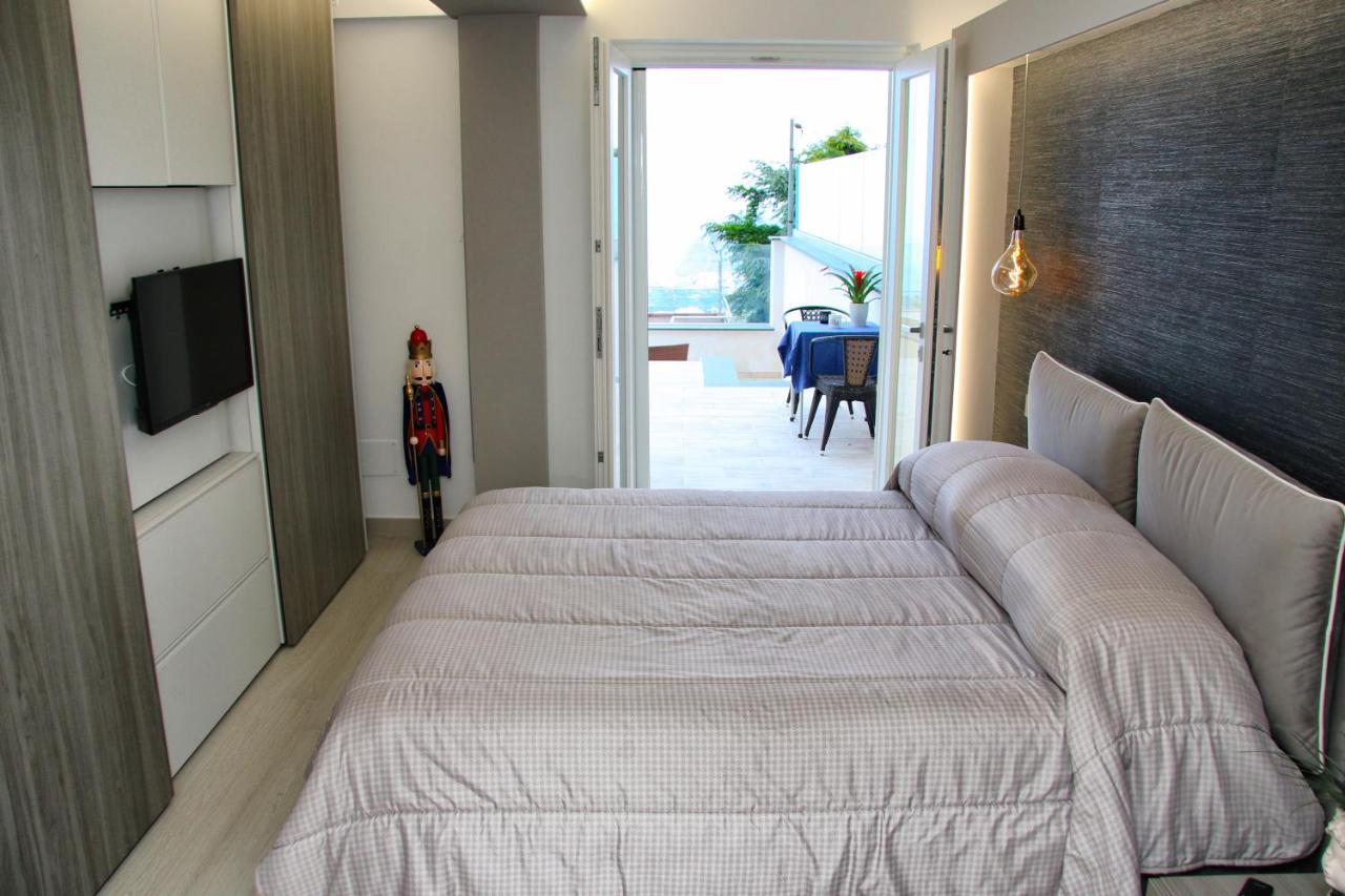 En Suite Bedroom Blue Moon Piano di Sorrento Buitenkant foto