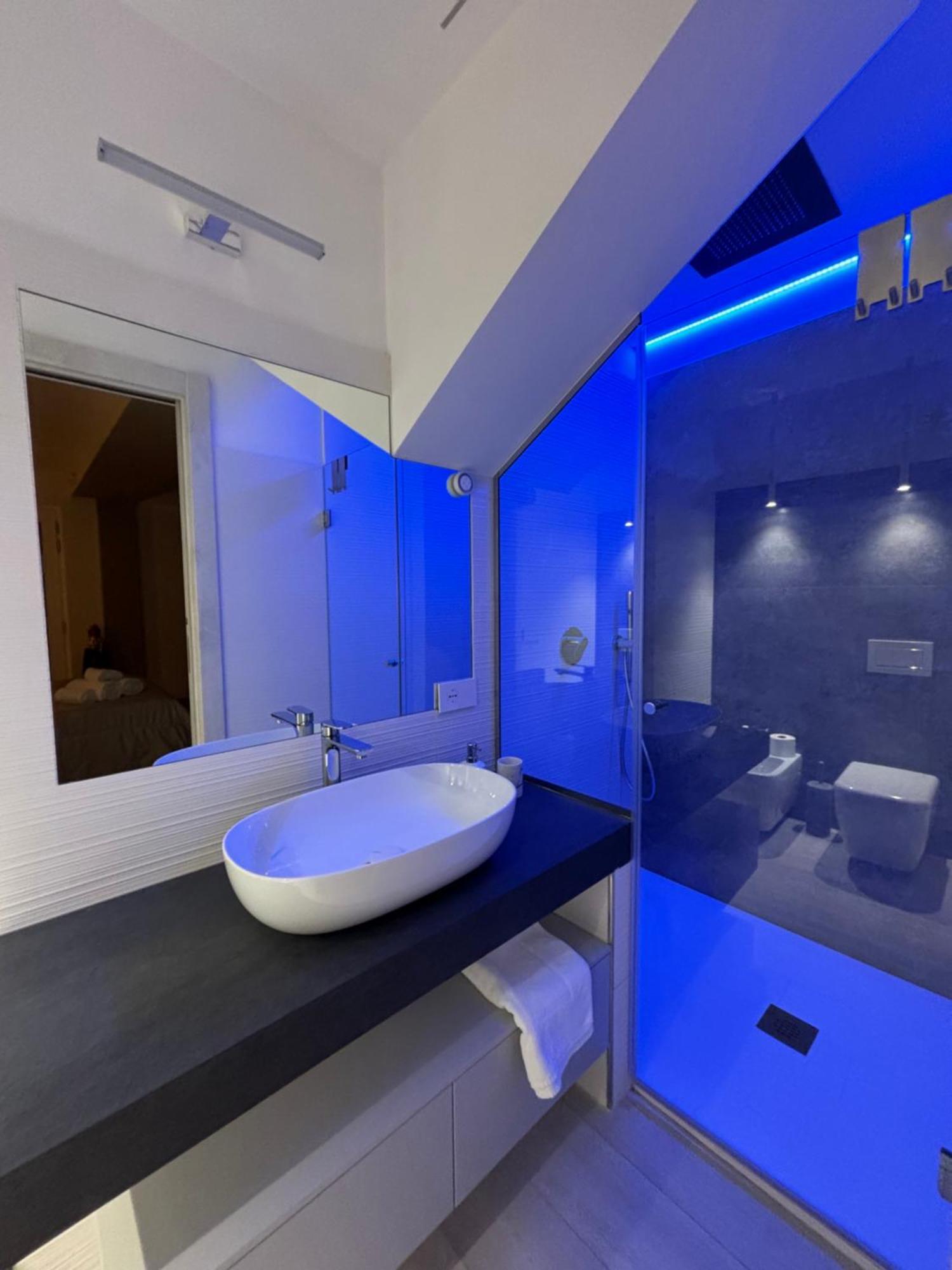 En Suite Bedroom Blue Moon Piano di Sorrento Buitenkant foto