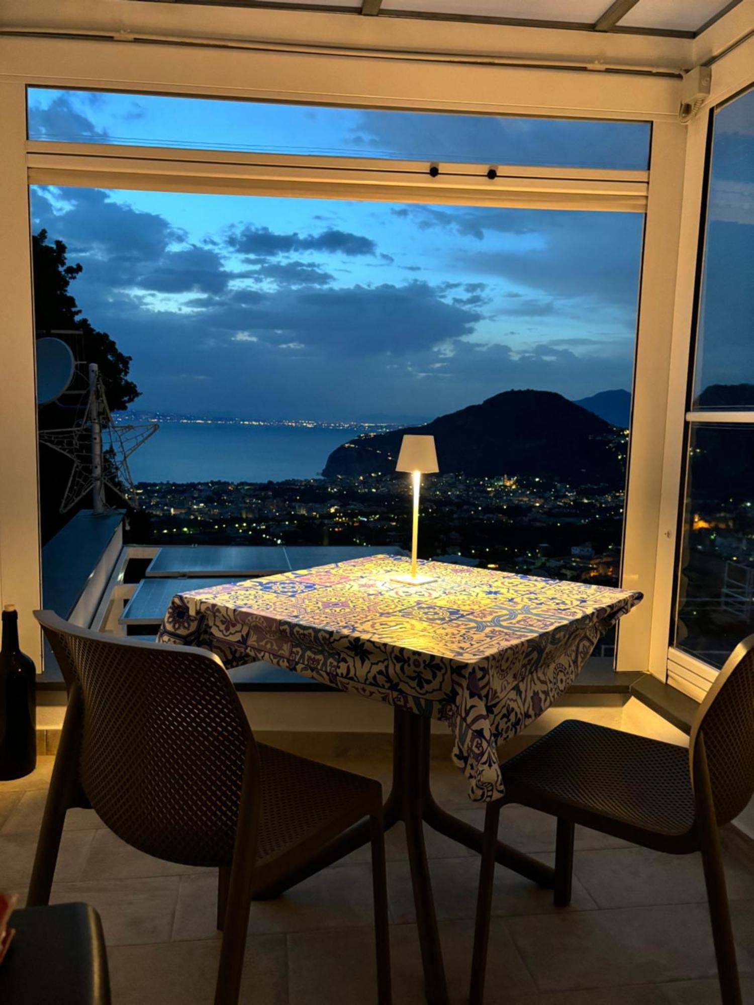 En Suite Bedroom Blue Moon Piano di Sorrento Buitenkant foto