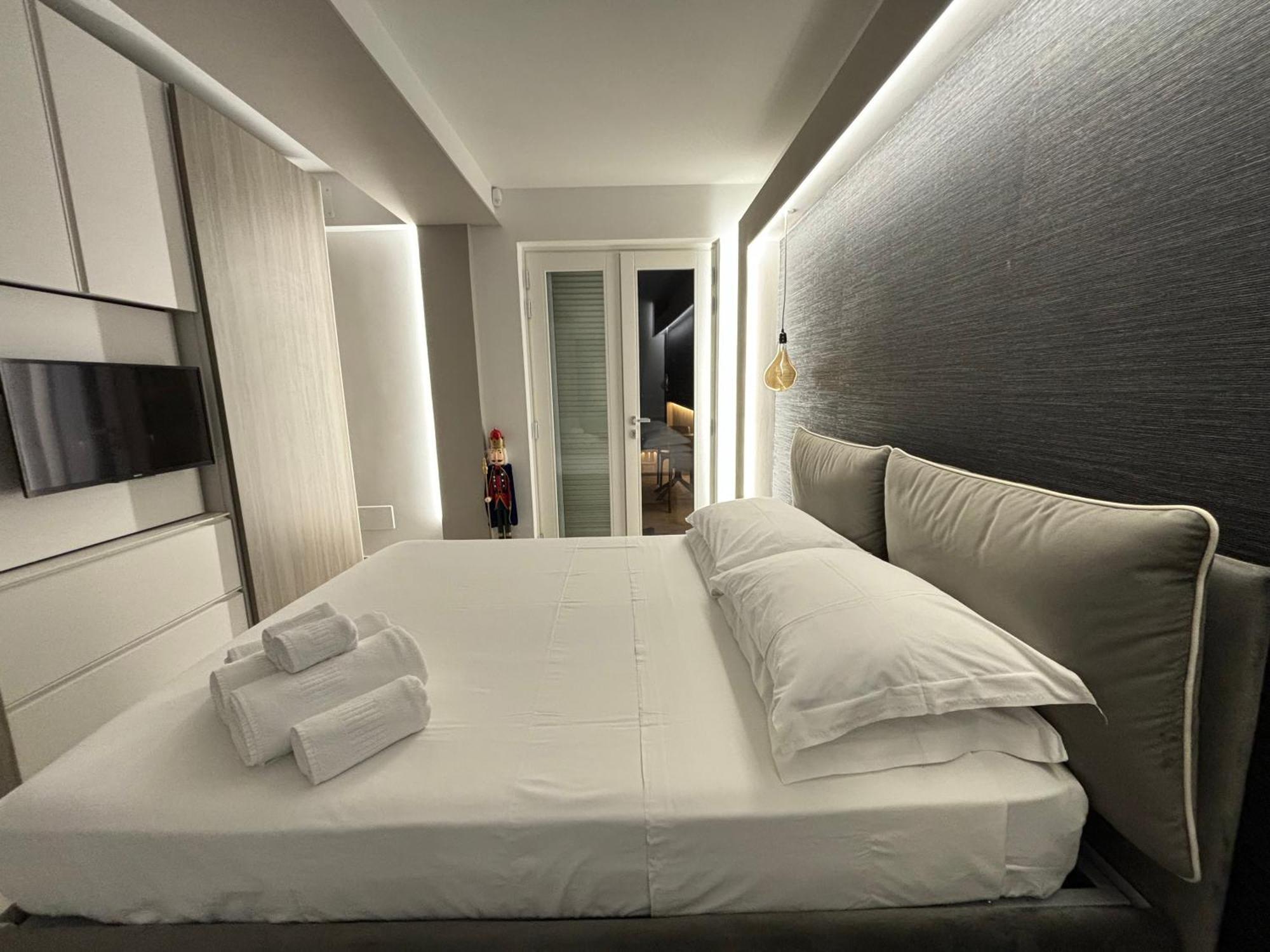 En Suite Bedroom Blue Moon Piano di Sorrento Buitenkant foto