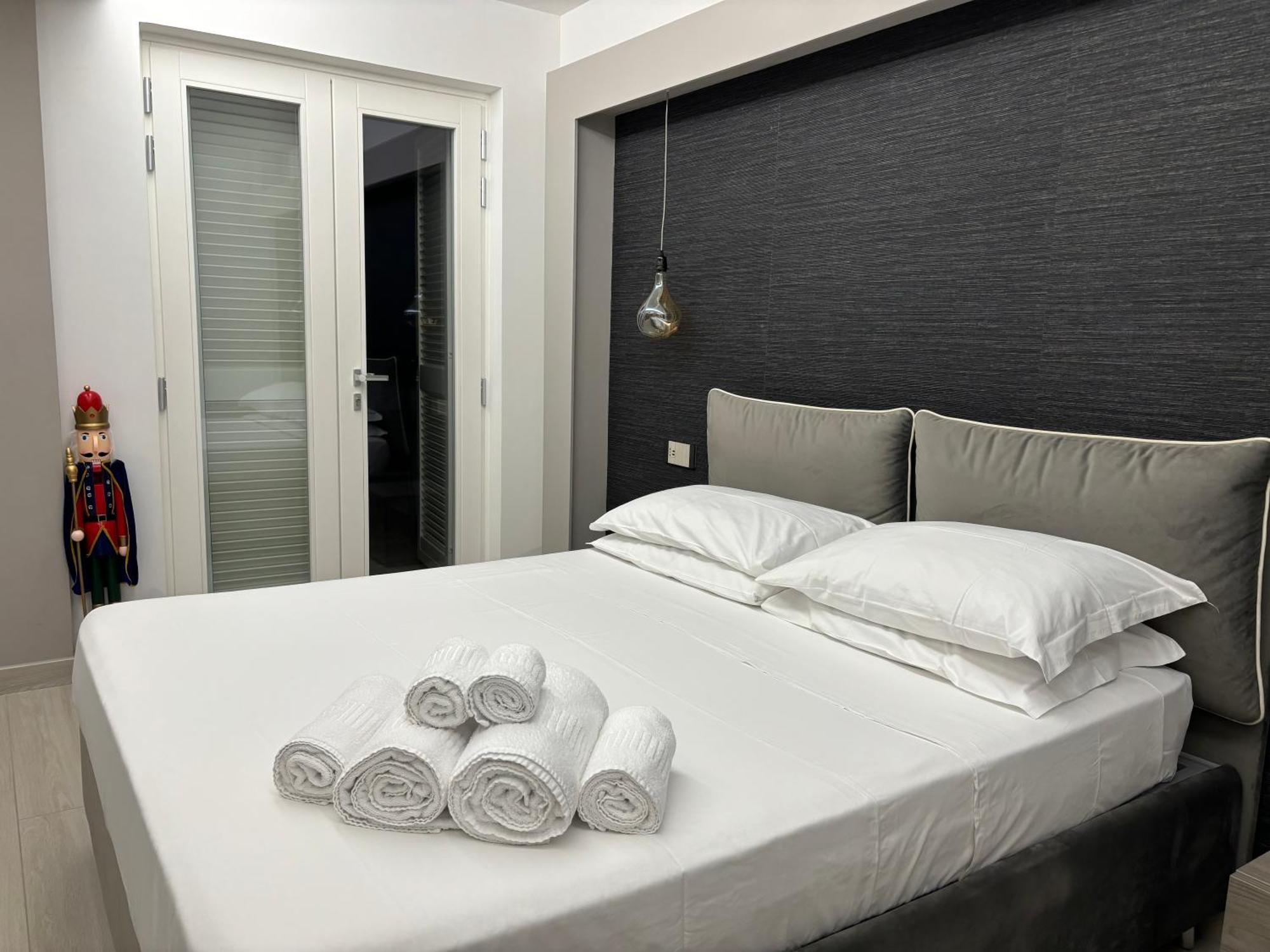 En Suite Bedroom Blue Moon Piano di Sorrento Buitenkant foto